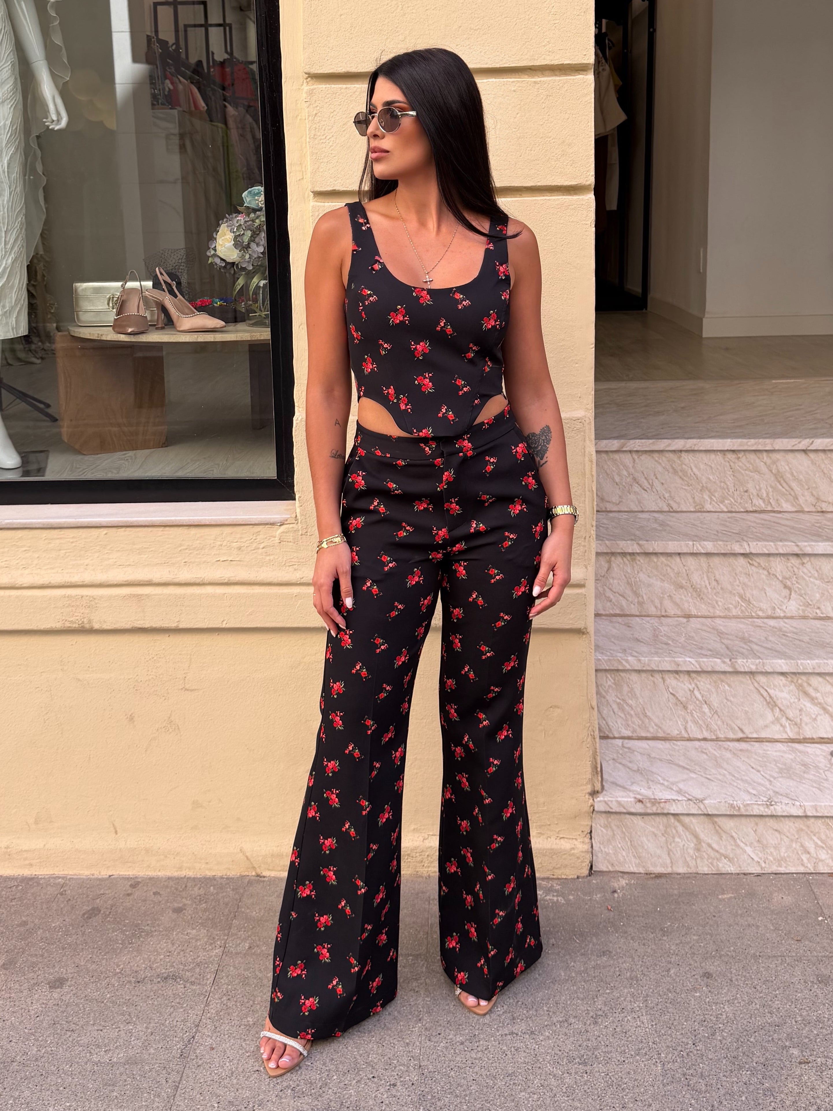 Pantalón negro flores