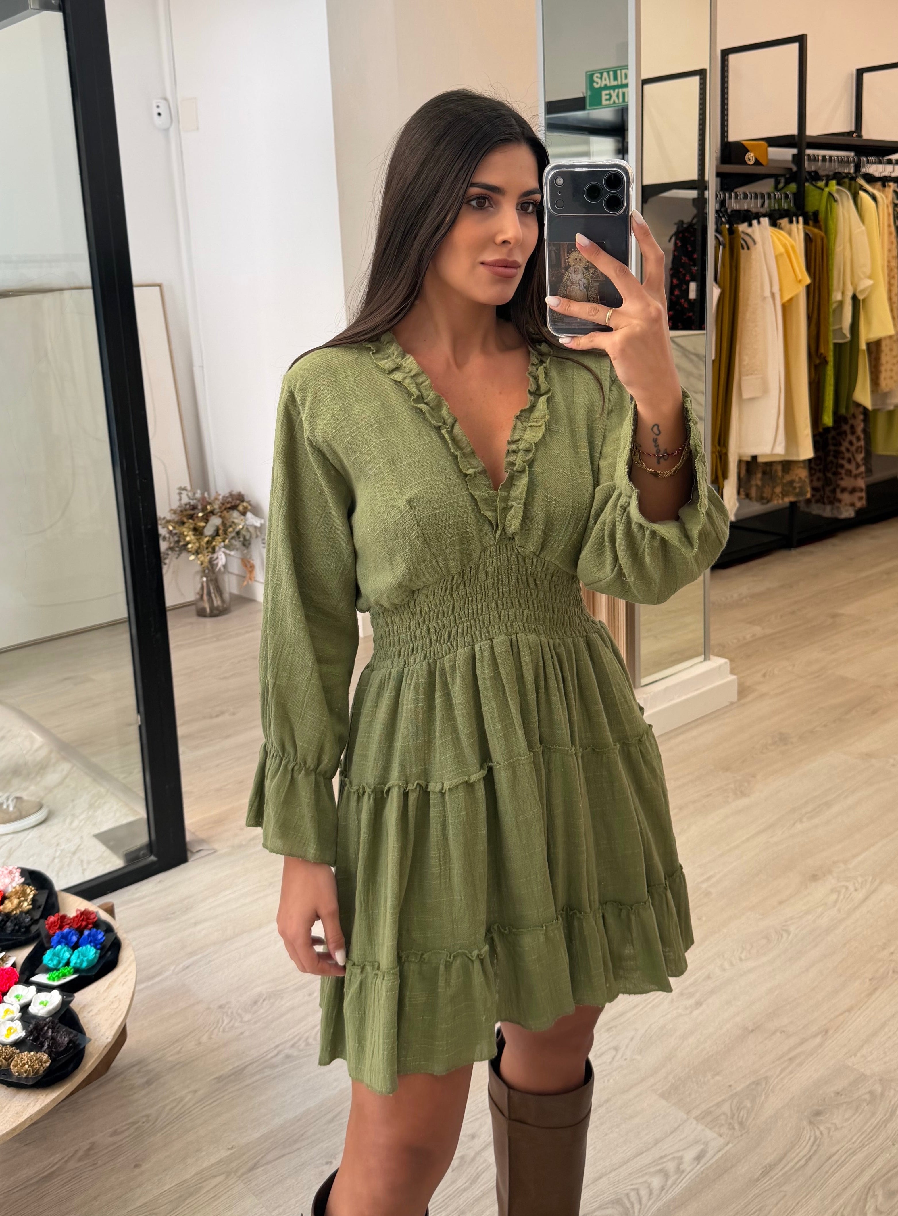 Vestido corto fruncido