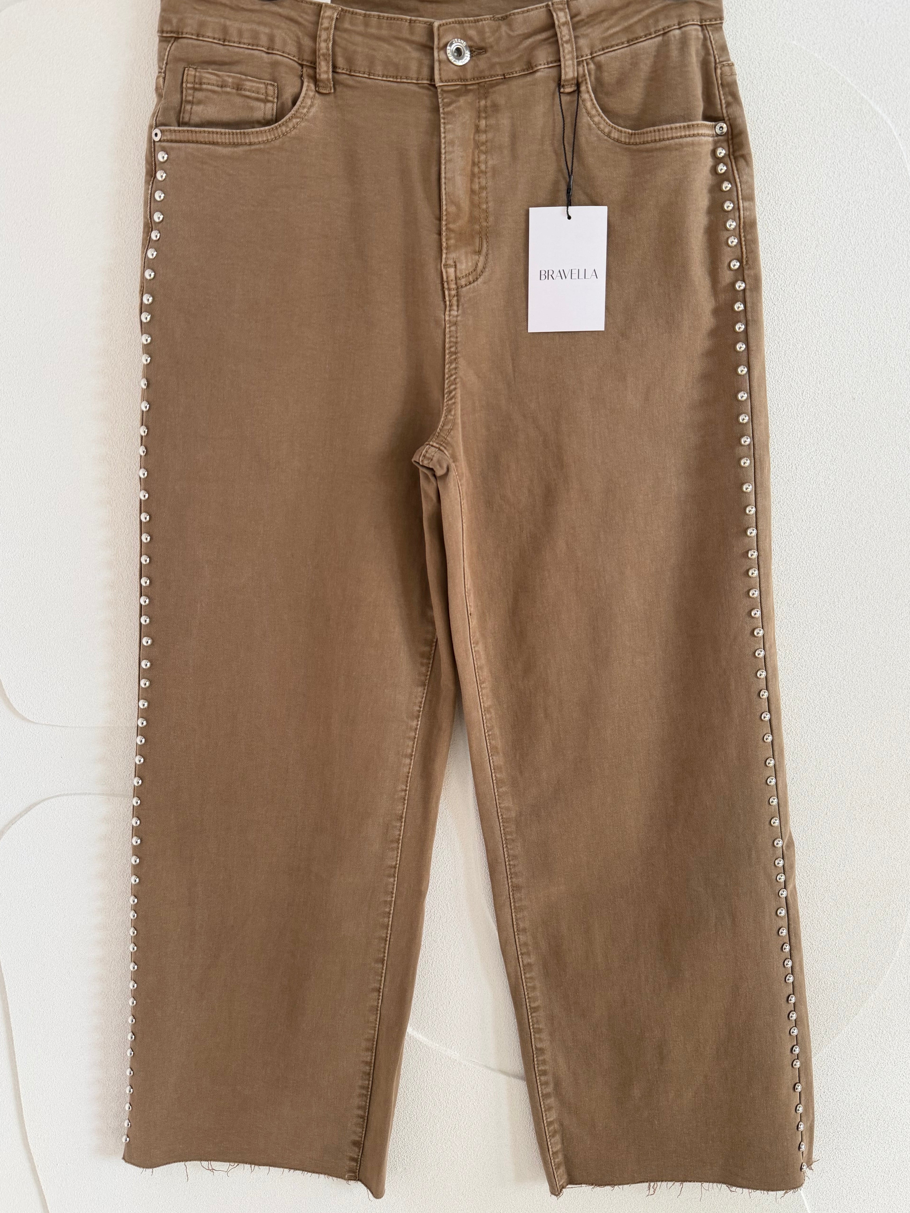 Pantalón oliva tachuela