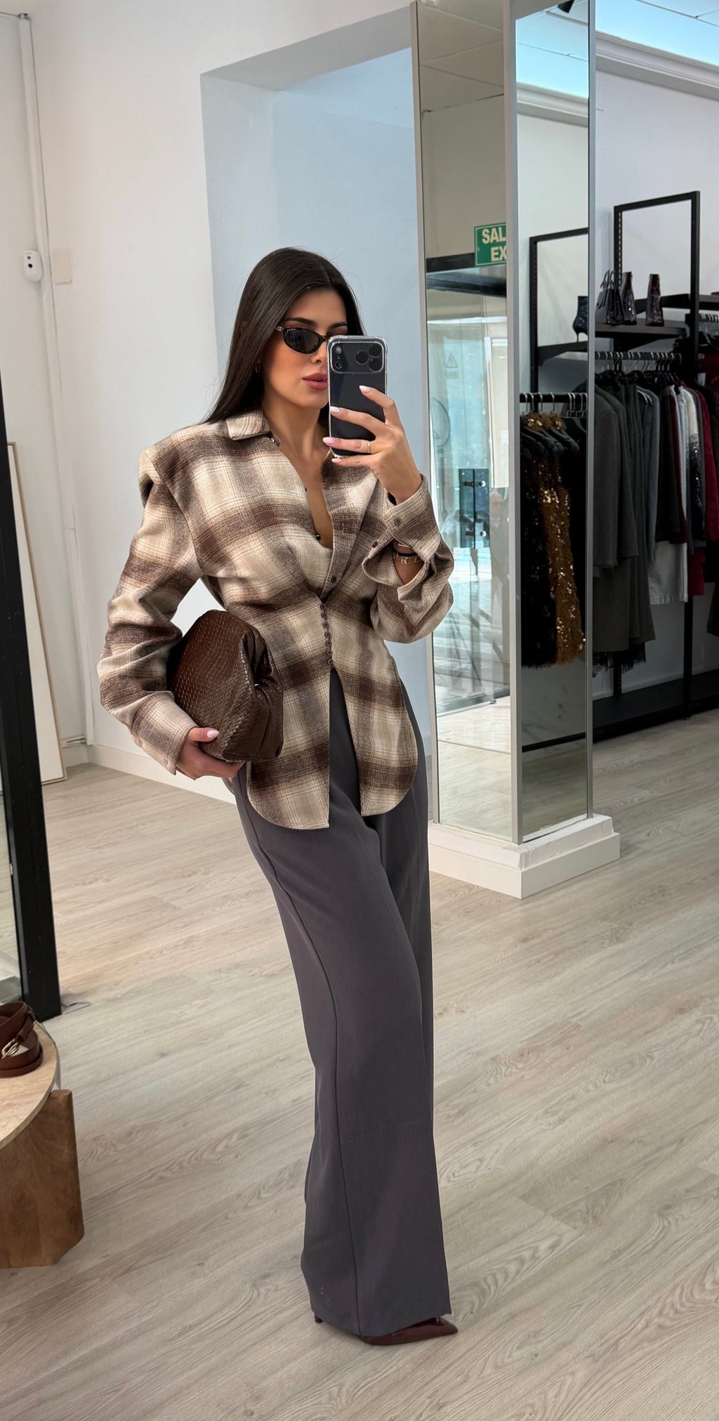 Pantalón gris doble correa