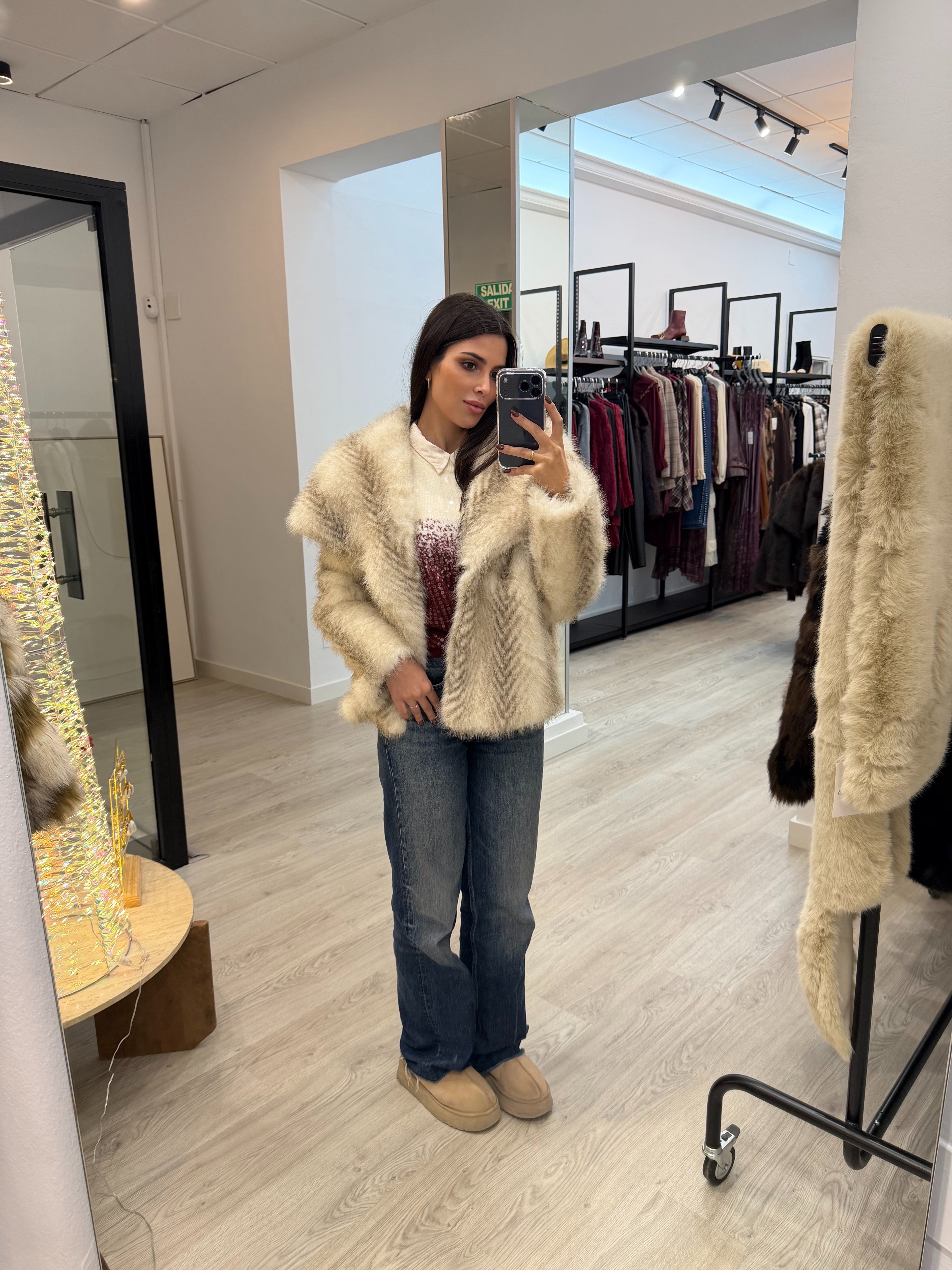 Abrigo de pelo blanco