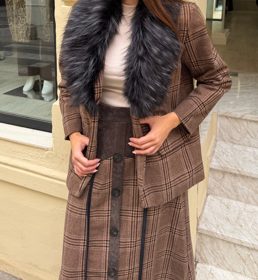 Blazer de cuadros con pelo