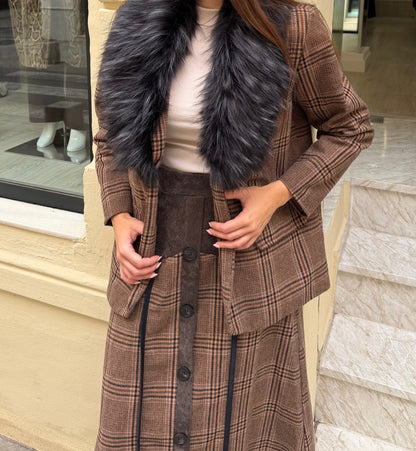 Falda de cuadros botones