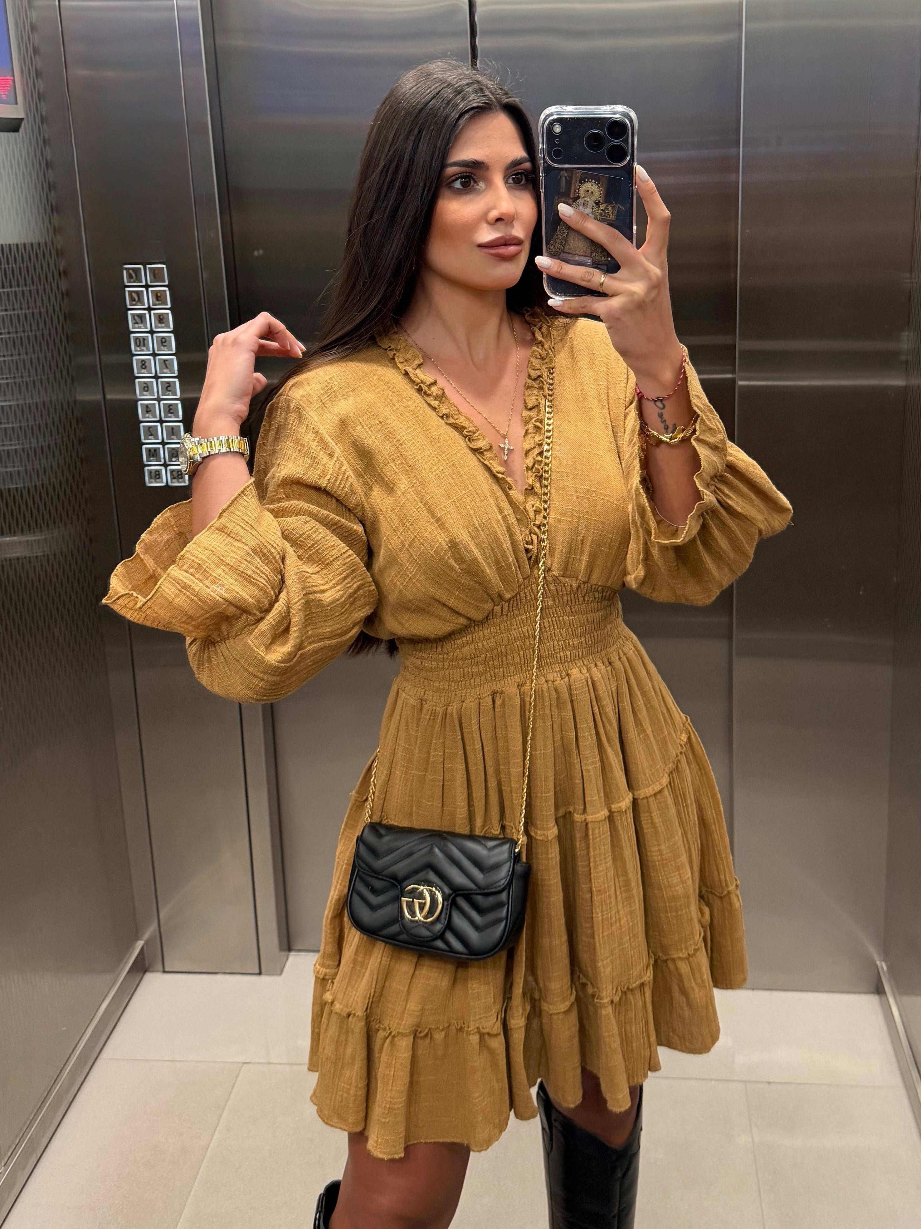 Vestido corto fruncido