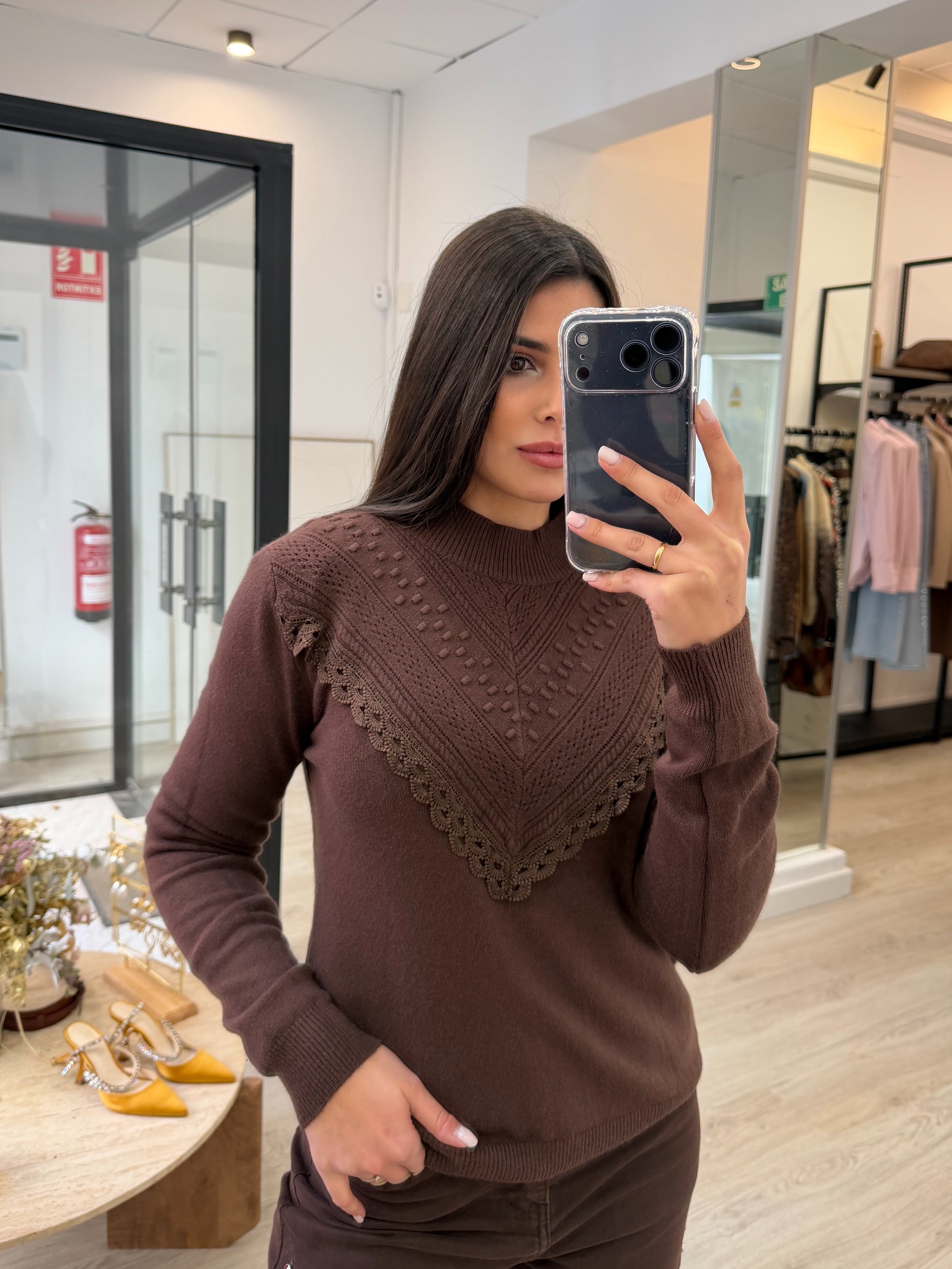 Jersey cuello con detalle