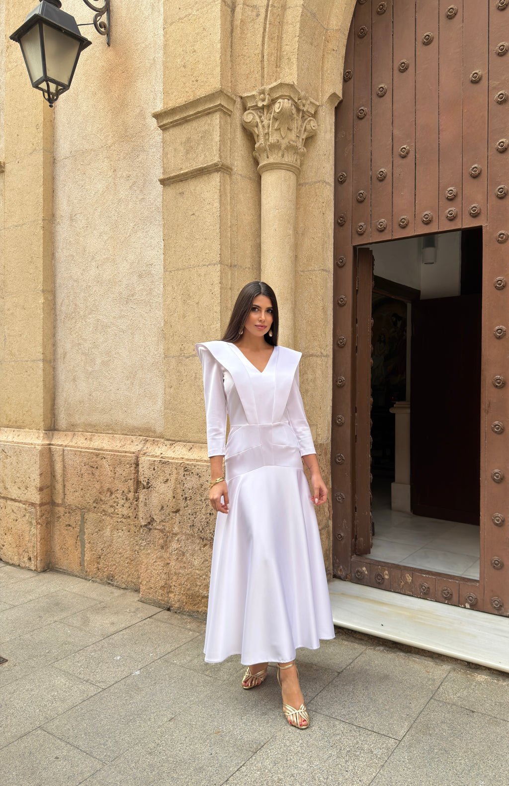 Vestido blanco con volante