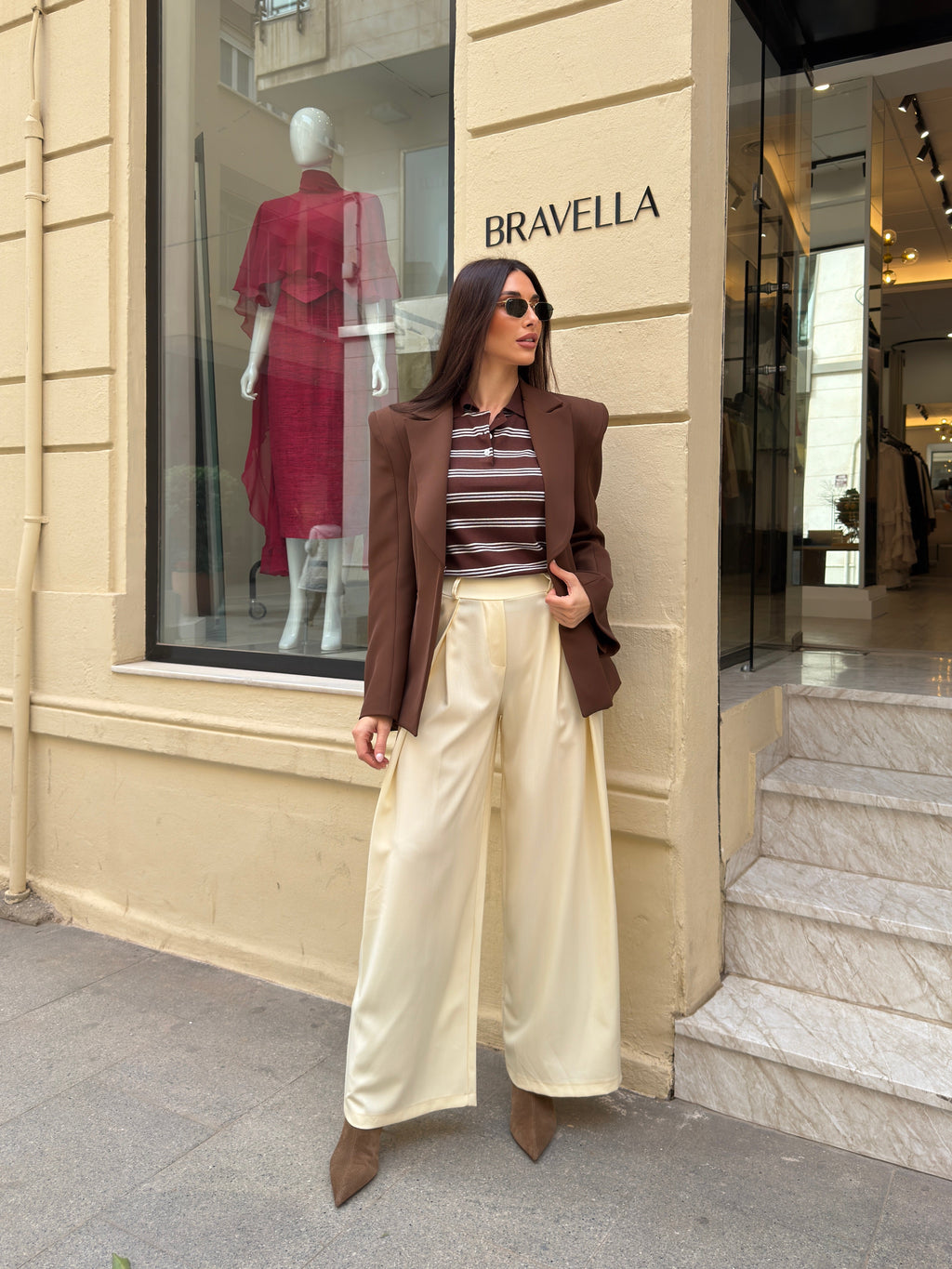 Pantalón amarillo mantequilla