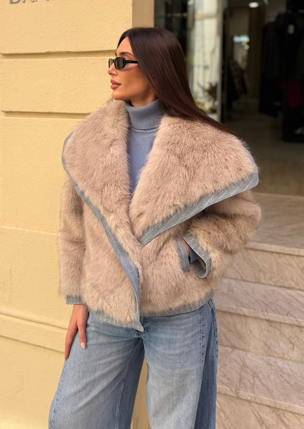 Abrigo de pelo combinado con vaquero