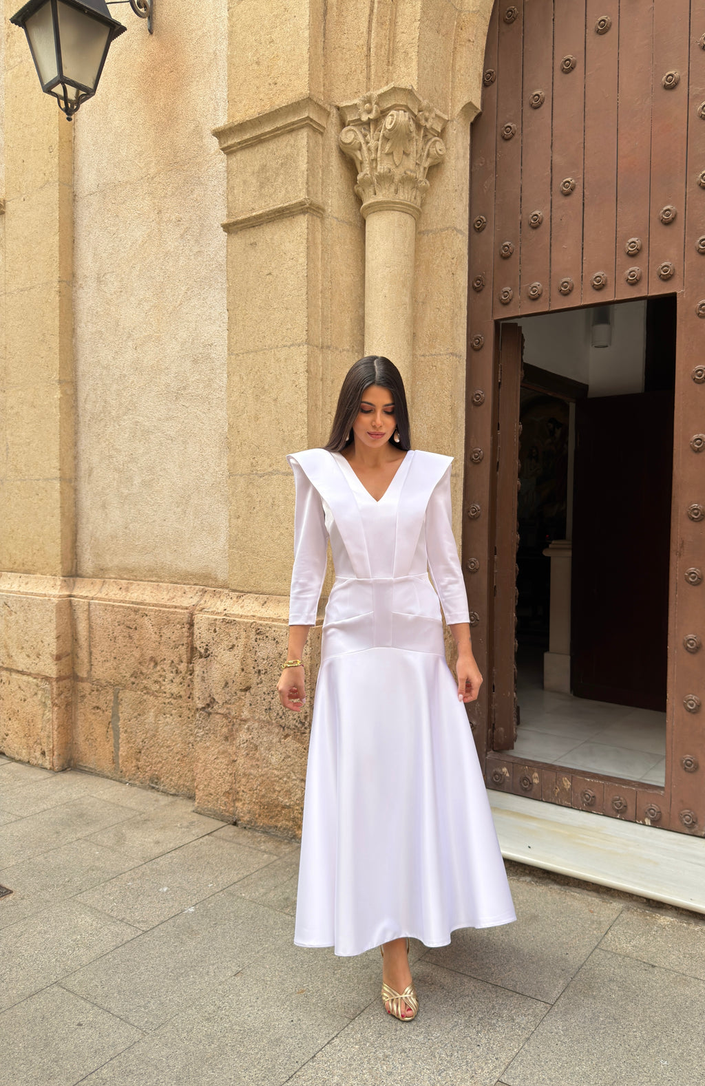 Vestido blanco con volante