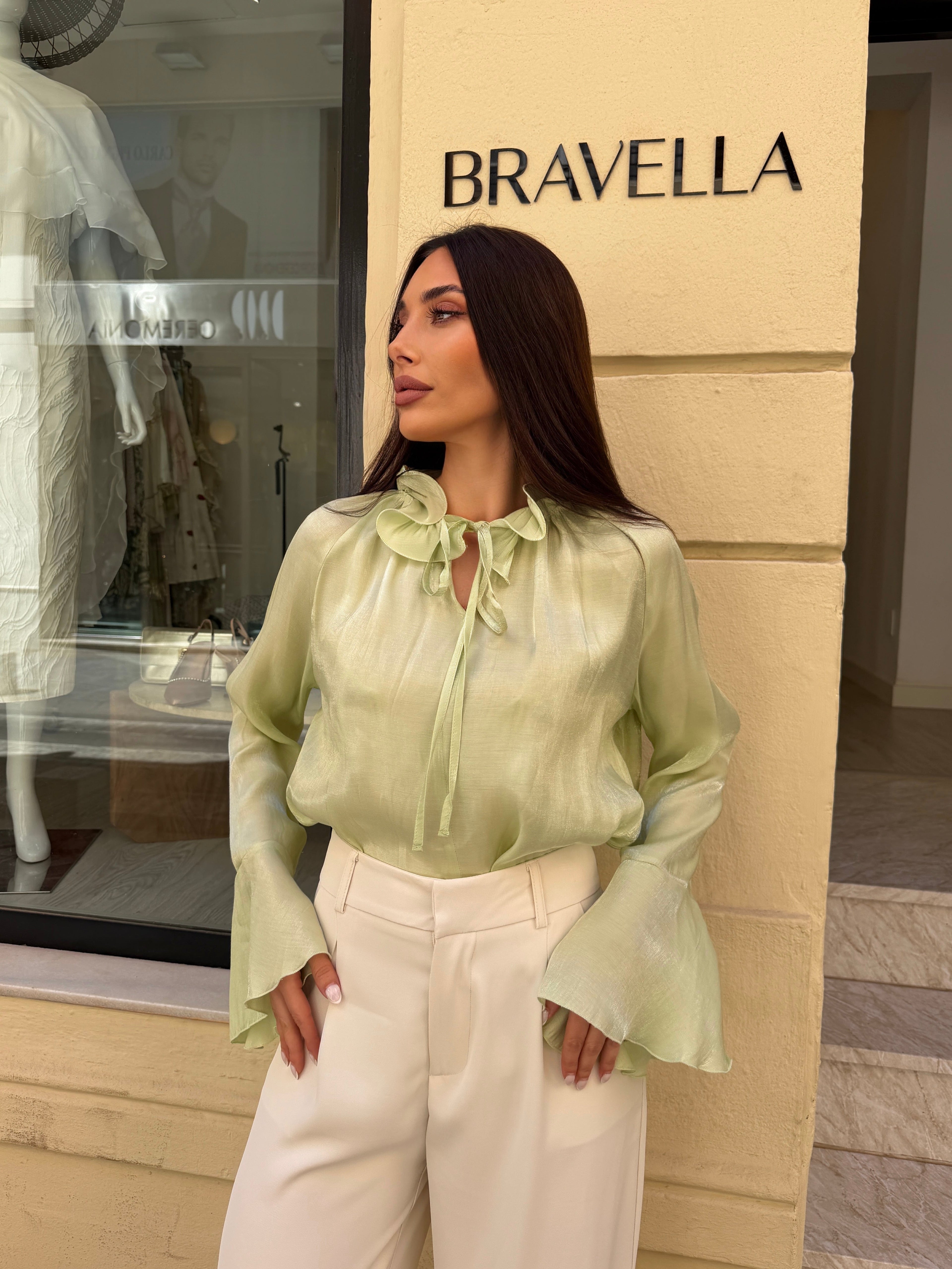 Blusa cuello volante