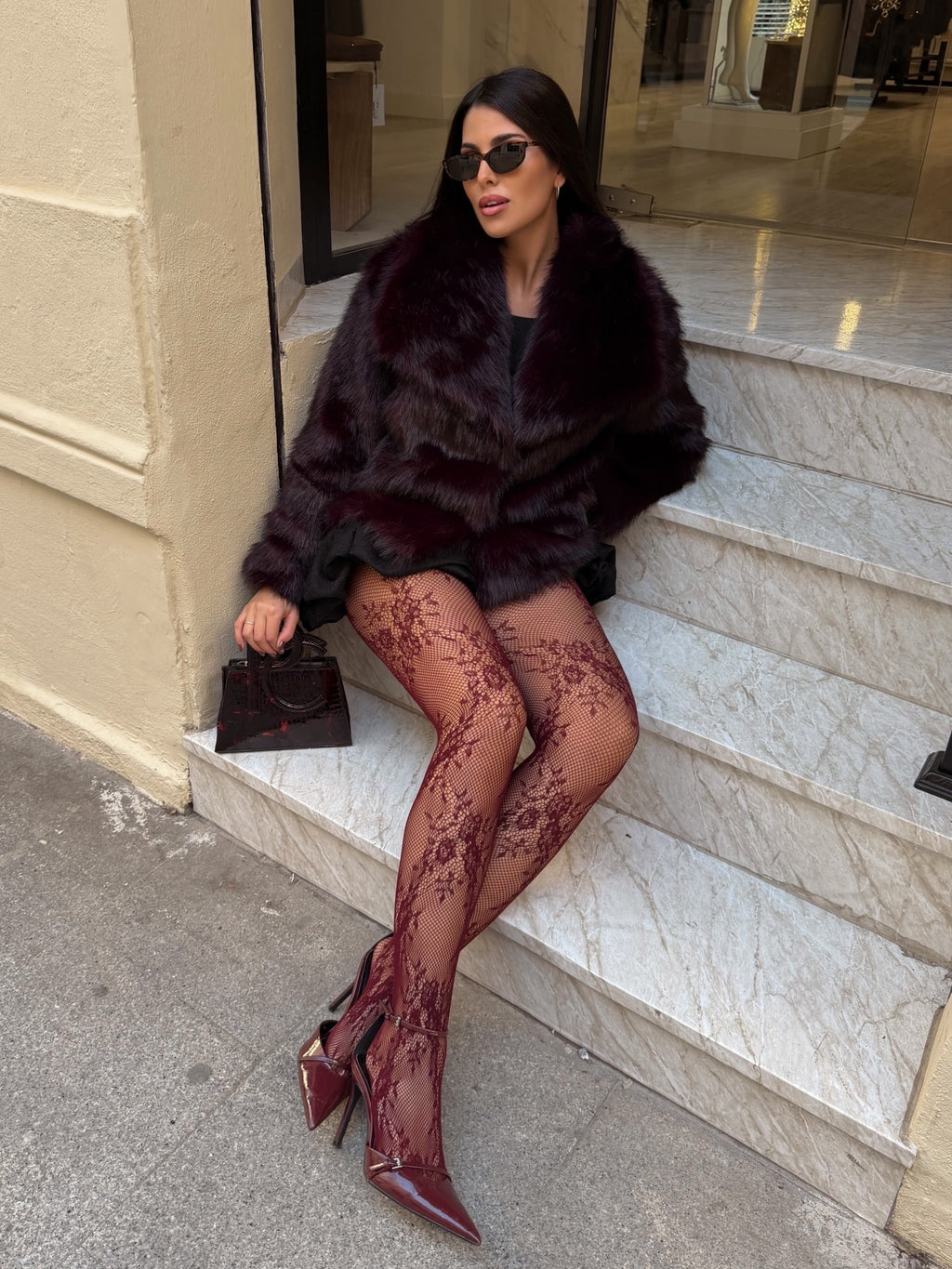 Abrigo de pelo sintético burdeos