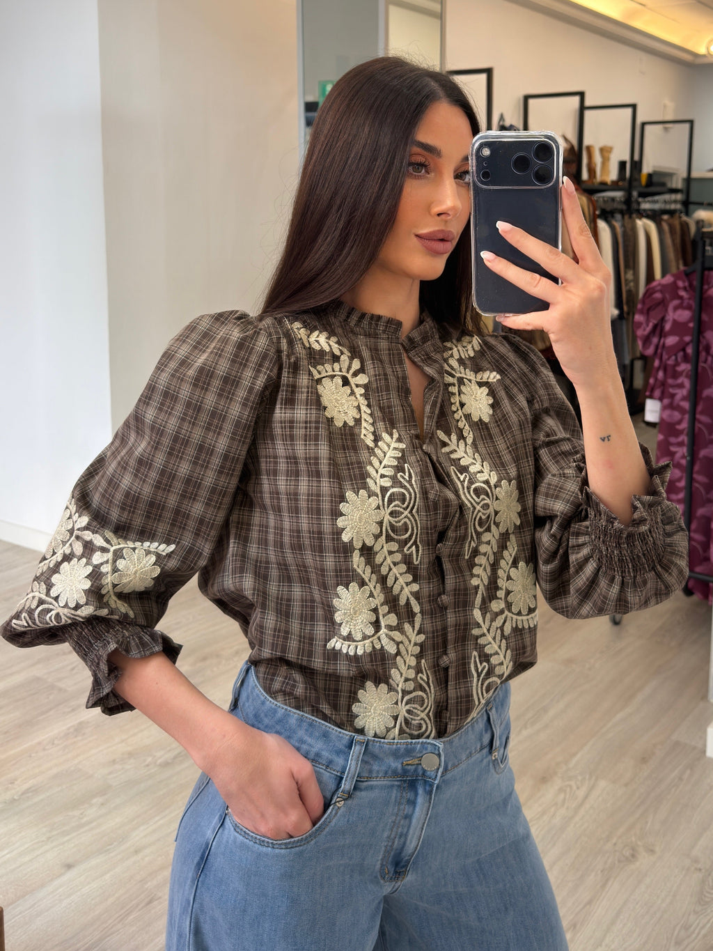 Camisa bordado fruncida